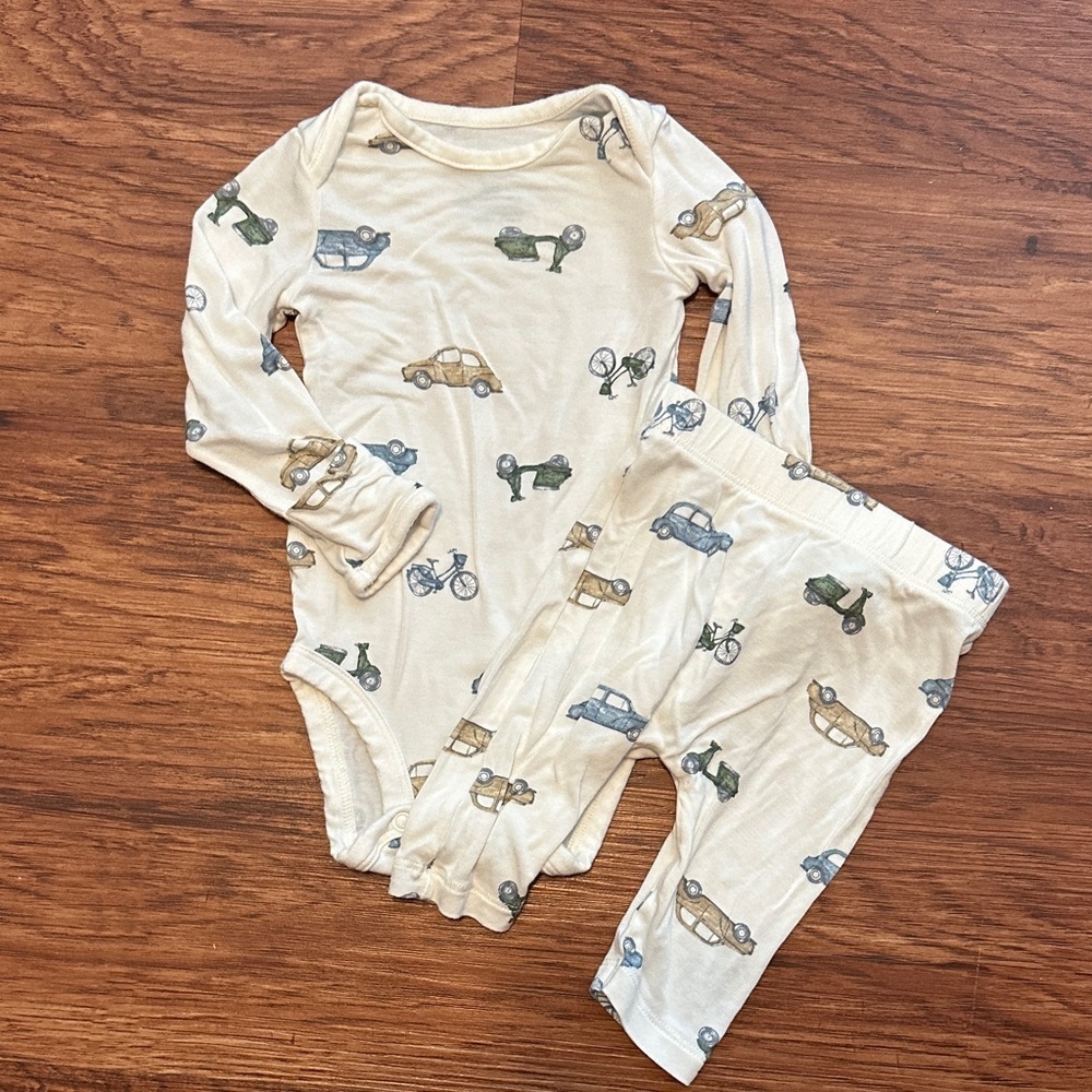 Carter’s Purely Soft Longsleeve Bodysuit and Pants Size 3 Months